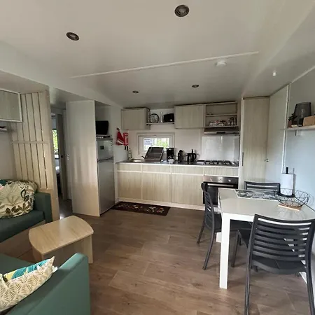 - 351 - Mobilhome Basic 3 6 Personnes 5 étoiles Campeggio *