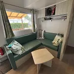 - 351 - Mobilhome Basic 3 6 Personnes 5 Etoiles 캠프장 *